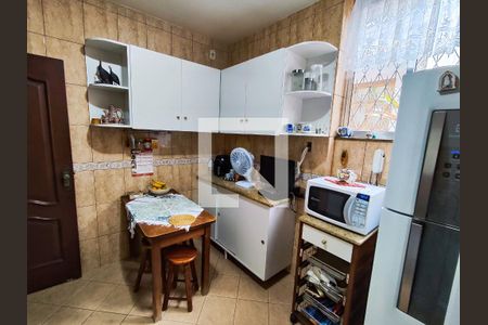 Casa à venda com 175m², 5 quartos e 1 vaga Casa à venda com 175m², 5 quartos e 1 vagaCozinha