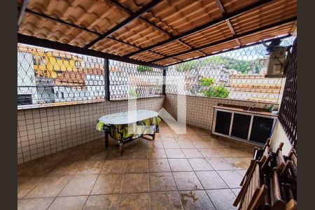 Casa à venda com 175m², 5 quartos e 1 vaga Casa à venda com 175m², 5 quartos e 1 vagaTerraço