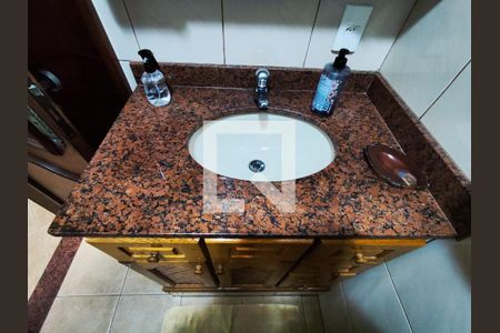 Casa à venda com 175m², 5 quartos e 1 vaga Casa à venda com 175m², 5 quartos e 1 vagaBanheiro