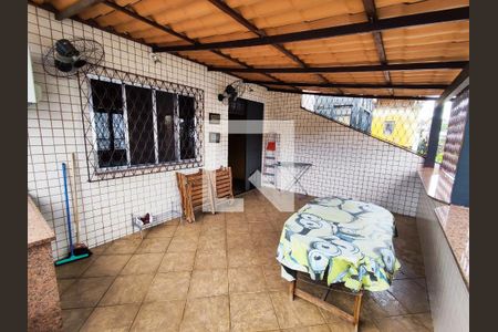 Casa à venda com 175m², 5 quartos e 1 vaga Casa à venda com 175m², 5 quartos e 1 vagaTerraço
