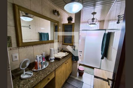 Casa à venda com 175m², 5 quartos e 1 vaga Casa à venda com 175m², 5 quartos e 1 vagaBanheiro