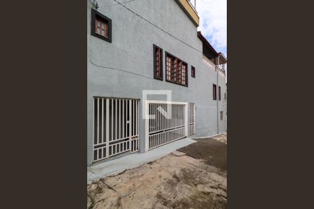 Casa para alugar com 350m², 3 quartos e 2 vagasFachada