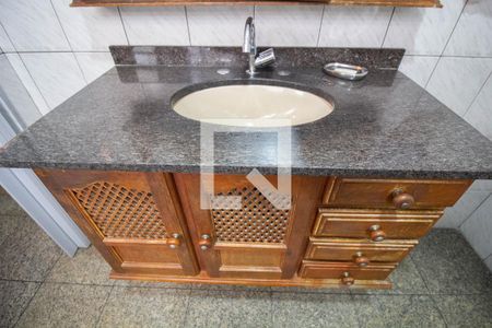 Casa à venda com 134m², 3 quartos e 2 vagasBanheiro