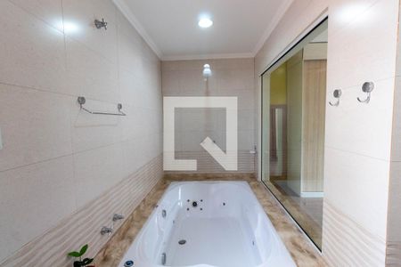 Casa à venda com 247m², 3 quartos e 4 vagasBanheiro da Suíte