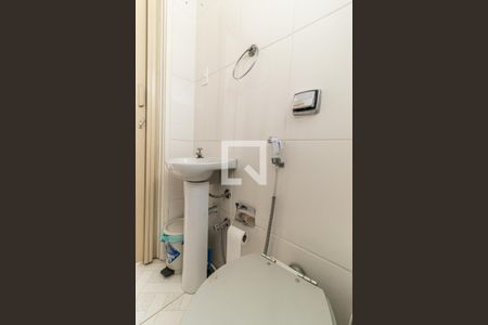 Banheiro de kitnet/studio para alugar com 1 quarto, 22m² em Vila Buarque, São Paulo