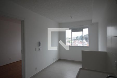 Sala de apartamento para alugar com 1 quarto, 30m² em Jardim Itacolomi, São Paulo
