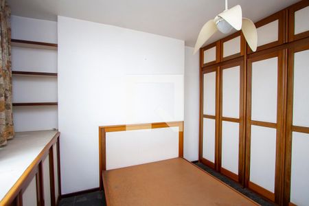 Apartamento à venda com 160m², 3 quartos e 2 vagas Apartamento à venda com 160m², 3 quartos e 2 vagasSuíte