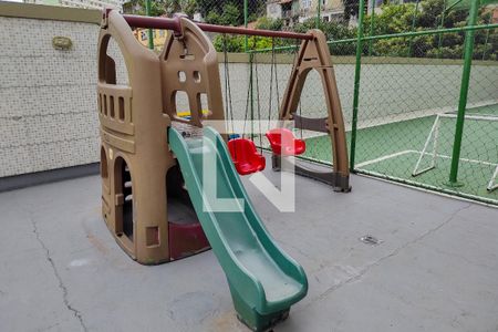 Apartamento à venda com 160m², 3 quartos e 2 vagas Apartamento à venda com 160m², 3 quartos e 2 vagasÁrea comum - Playground