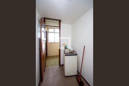 Apartamento à venda com 160m², 3 quartos e 2 vagas Apartamento à venda com 160m², 3 quartos e 2 vagasQuarto de Serviço