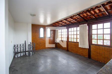 Apartamento à venda com 160m², 3 quartos e 2 vagas Apartamento à venda com 160m², 3 quartos e 2 vagasTerraço