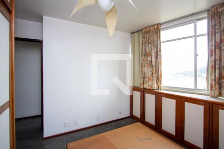 Apartamento à venda com 160m², 3 quartos e 2 vagas Apartamento à venda com 160m², 3 quartos e 2 vagasSuíte