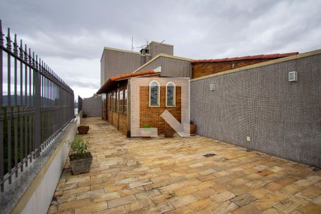 Apartamento à venda com 160m², 3 quartos e 2 vagas Apartamento à venda com 160m², 3 quartos e 2 vagasTerraço