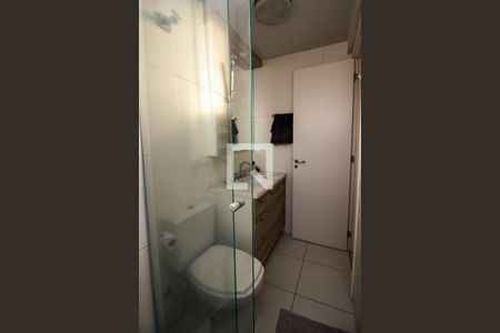 Apartamento à venda com 75m², 3 quartos e 2 vagas Apartamento à venda com 75m², 3 quartos e 2 vagasBanheiro da Suíte