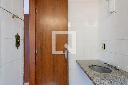 Banheiro de apartamento à venda com 3 quartos, 75m² em Sagrada Família, Belo Horizonte