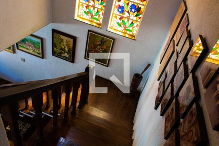 Casa para alugar com 1243m², 4 quartos e 5 vagasEscada