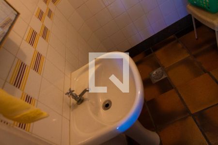 Casa para alugar com 1243m², 4 quartos e 5 vagasBanheiro de Serviço