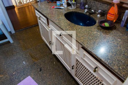 Casa para alugar com 1243m², 4 quartos e 5 vagasBanheiro