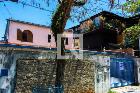 Casa para alugar com 1243m², 4 quartos e 5 vagasFachada
