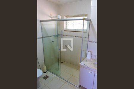 Casa para alugar com 1243m², 4 quartos e 5 vagasBanheiro