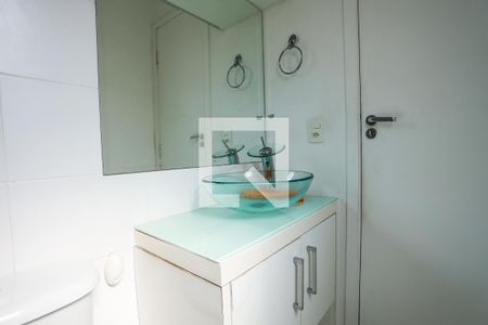 Casa de condomínio para alugar com 120m², 3 quartos e 2 vagas Casa de condomínio para alugar com 120m², 3 quartos e 2 vagasSuíte - banheiro - detalhes