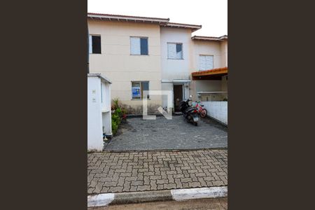 Casa de condomínio para alugar com 120m², 3 quartos e 2 vagas Casa de condomínio para alugar com 120m², 3 quartos e 2 vagasFachada da casa