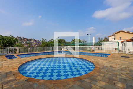 Casa de condomínio para alugar com 120m², 3 quartos e 2 vagas Casa de condomínio para alugar com 120m², 3 quartos e 2 vagasÁrea comum - piscina