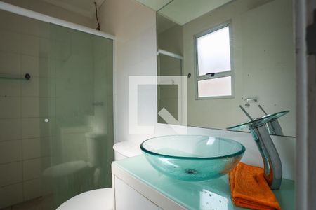 Casa de condomínio para alugar com 120m², 3 quartos e 2 vagas Casa de condomínio para alugar com 120m², 3 quartos e 2 vagasSuíte - banheiro - detalhes