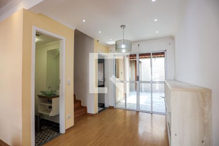 Sala  de casa de condomínio para alugar com 3 quartos, 120m² em Jardim Petrópolis, Cotia