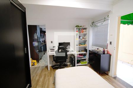 Casa à venda com 200m², 4 quartos e 2 vagas Casa à venda com 200m², 4 quartos e 2 vagasQuarto 4