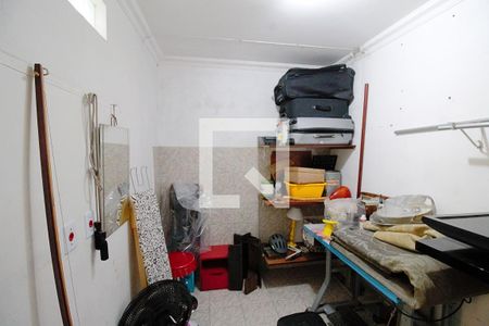 Casa à venda com 200m², 4 quartos e 2 vagas Casa à venda com 200m², 4 quartos e 2 vagasQuarto de Serviço