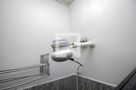 Chuveiro de kitnet/studio para alugar com 1 quarto, 16m² em Santa Teresa, Rio de Janeiro