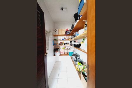 Casa à venda com 287m², 4 quartos e 2 vagasDespensa