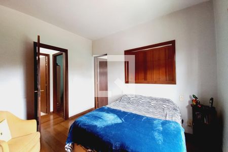 Casa à venda com 287m², 4 quartos e 2 vagasSuíte