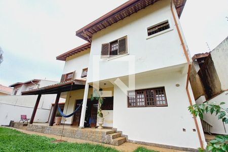 Casa à venda com 287m², 4 quartos e 2 vagasFachada do Prédio Fundos