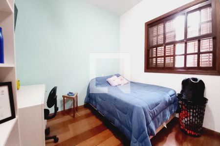 Casa à venda com 287m², 4 quartos e 2 vagasQuarto 2