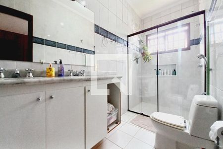 Casa à venda com 287m², 4 quartos e 2 vagasBanheiro da Suíte
