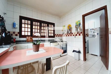 Casa à venda com 287m², 4 quartos e 2 vagasCozinha