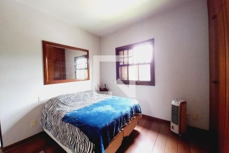 Casa à venda com 287m², 4 quartos e 2 vagasSuíte