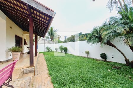 Casa à venda com 287m², 4 quartos e 2 vagasQuintal