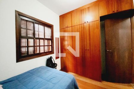 Casa à venda com 287m², 4 quartos e 2 vagasQuarto 2