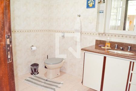 Casa à venda com 750m², 3 quartos e 4 vagasBanheiro Social