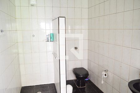 Casa à venda com 750m², 3 quartos e 4 vagasBanheiro casa 2