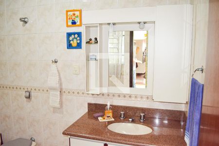 Casa à venda com 750m², 3 quartos e 4 vagasBanheiro Social