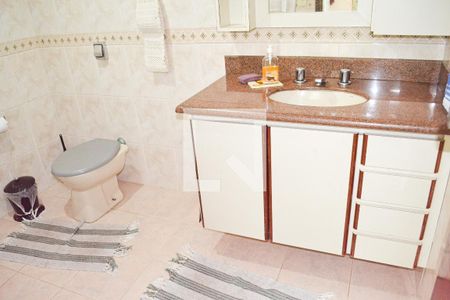 Casa à venda com 750m², 3 quartos e 4 vagasBanheiro Social