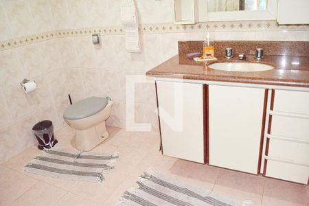 Casa à venda com 750m², 3 quartos e 4 vagasBanheiro Social