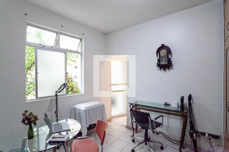 Escritório de casa à venda com 4 quartos, 290m² em Vila Cloris, Belo Horizonte