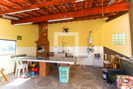 Casa à venda com 220m², 3 quartos e 5 vagasChurrasqueira