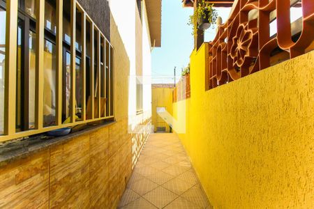 Casa à venda com 220m², 3 quartos e 5 vagasCorredor