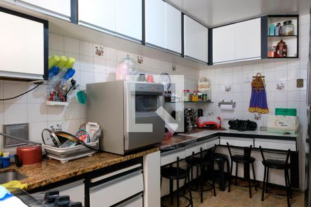 Casa à venda com 255m², 4 quartos e sem vaga Casa à venda com 255m², 4 quartos e sem vagaCozinha