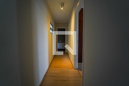 Corredor dos quartos de apartamento para alugar com 2 quartos, 94m² em Vila Romana, São Paulo